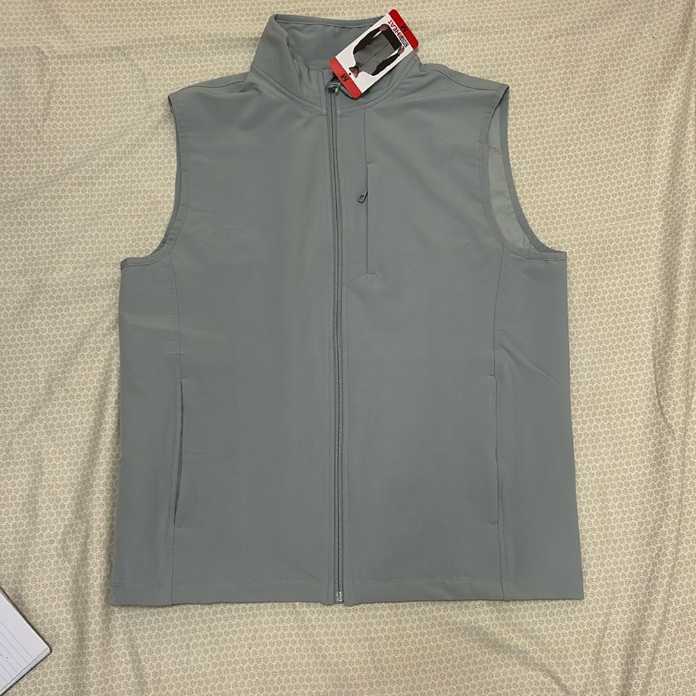 32 Degrees Men’s Gray Vest light weight size M, NWT